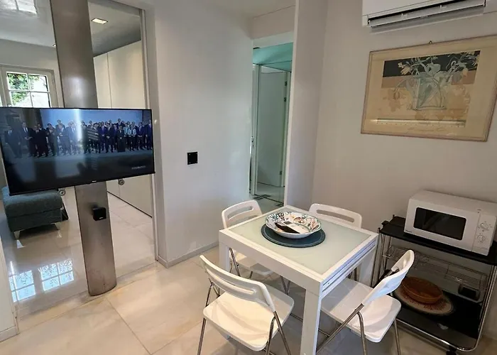 Two-room In The Center Of Dei Marmi Appartamento *