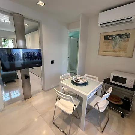 Two-room In The Center Of Dei Marmi Lejlighed *