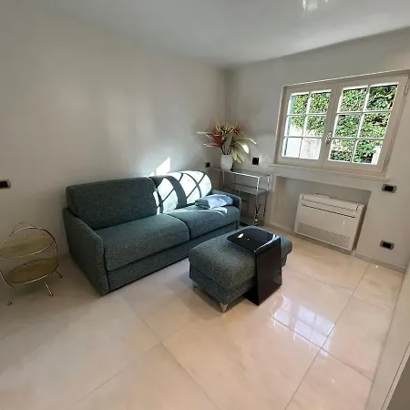 Two-room In The Center Of Dei Marmi Lejlighed