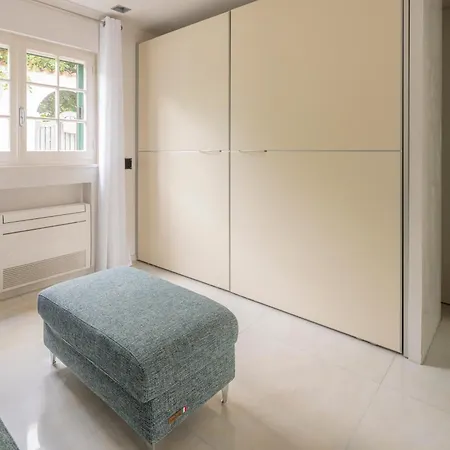 Lejlighed Two-room In The Center Of Dei Marmi
