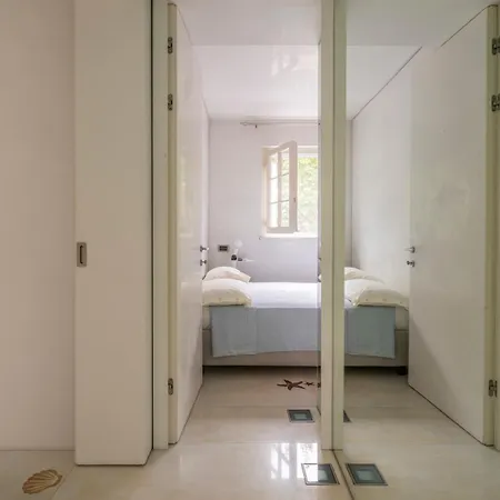 Two-room In The Center Of Dei Marmi