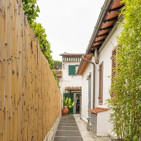 Lejlighed Two-room In The Center Of Dei Marmi *